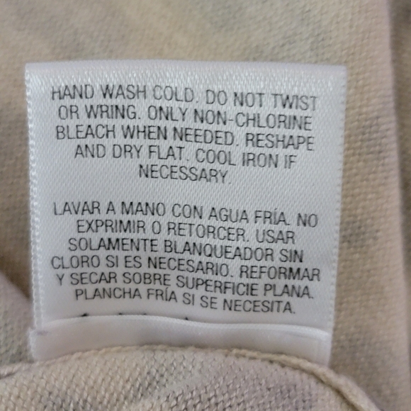 Covington button closure v neck cheetah print cardigan size medium - Picture 5 of 6